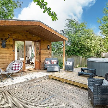 The Log Cabin With Private Hot Tub, Bath Βίλα Εξωτερικό φωτογραφία